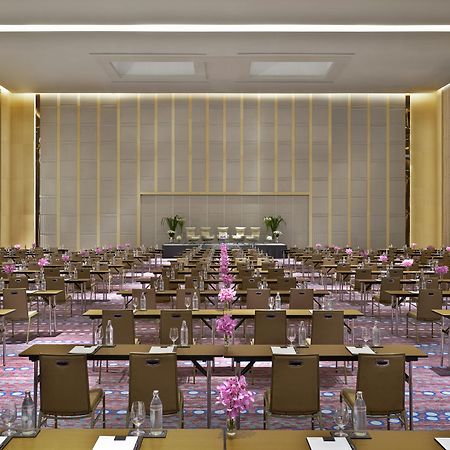 Avani Plus Riverside Bangkok Hotel Екстер'єр фото